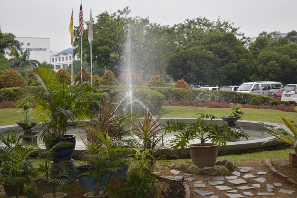 Rhr Hotel At Uniten Kajang Dış mekan fotoğraf