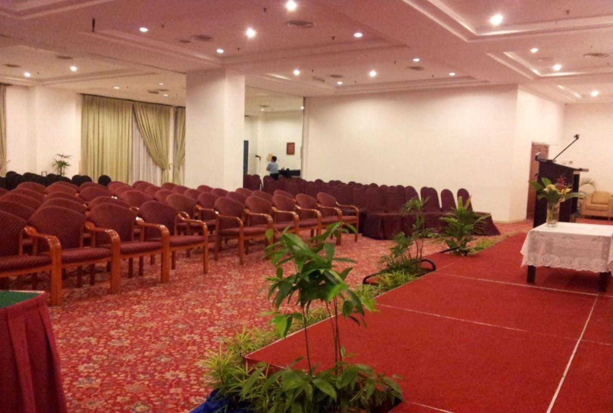 Rhr Hotel At Uniten Kajang Dış mekan fotoğraf
